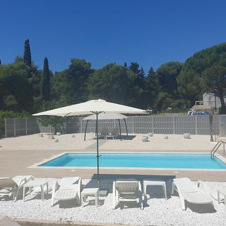Apartamento Grey Pearl With Free Ev Ch-Station Valbandon Exterior foto